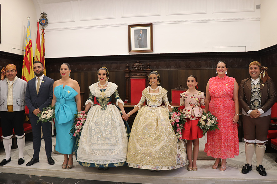 Sagunt proclama Ana Martínez i Noa Barea com a Falleres Majors de la comarca per a l'exercici 2025-2026