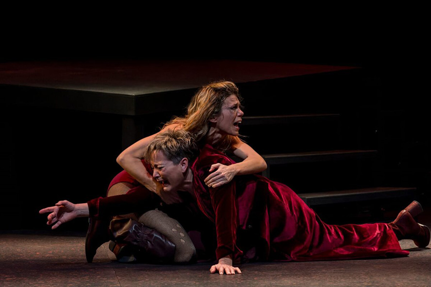 La veu de les Troianes ressona al Teatre Romà de Sagunt