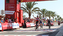 El ciclista polonés, Tomasz Marczynski, vencedor la 6ª etapa de la Vuelta Ciclista que ha finalitzat en el Port de Sagunt