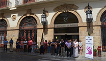 Nou minut de silenci a Sagunt per dos presumptes assassinats per violència masclista este cap de setmana