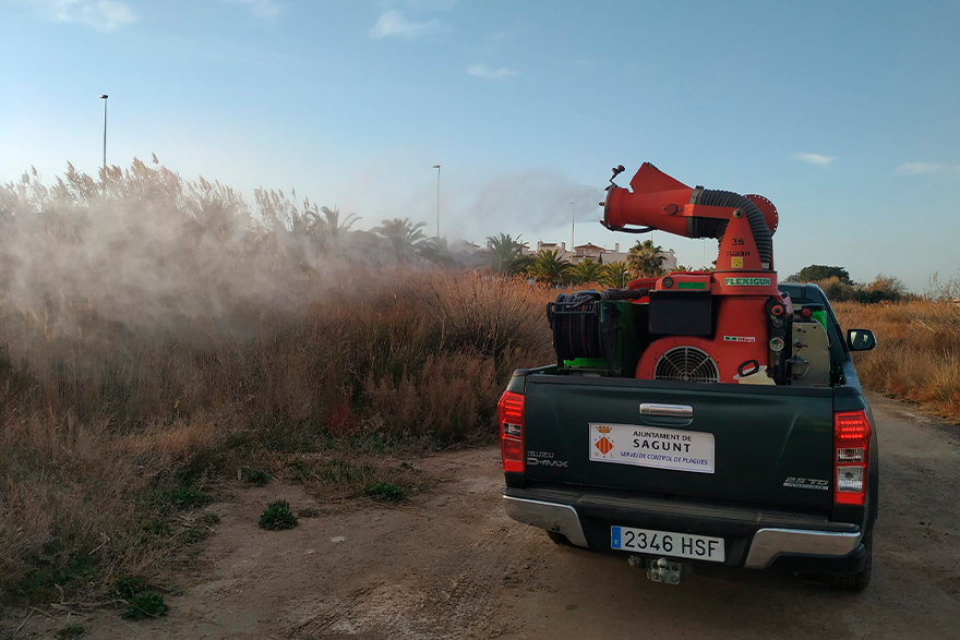 El departament municipal de Sanitat intensifica el control de plagues de mosquits a causa de l'increment de les temperatures
