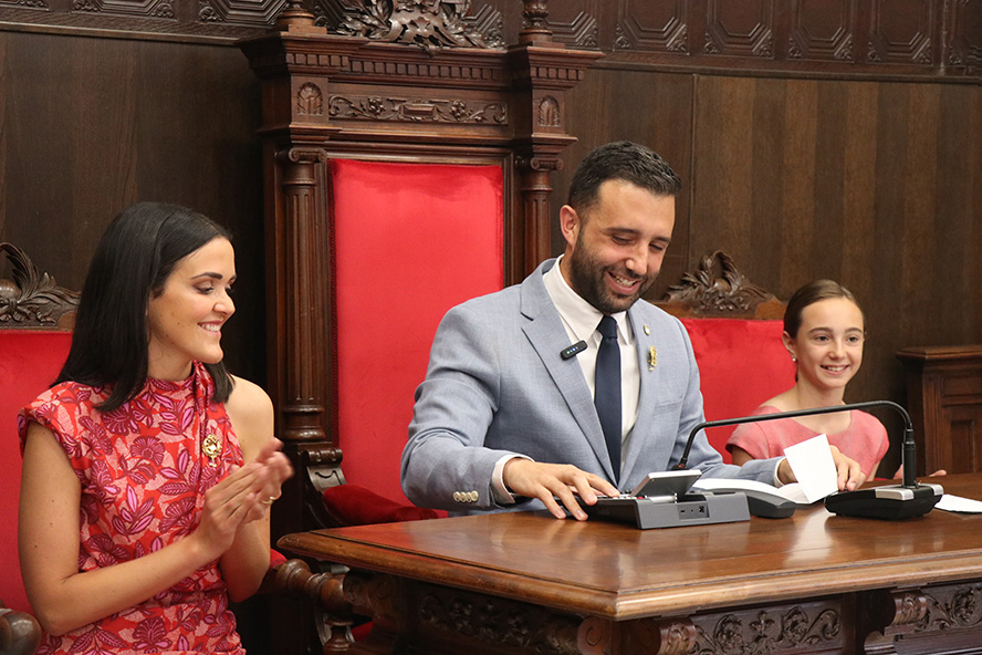 L'alcalde de Sagunt comunica la seua elecció a les noves Falleres Majors del Camp de Morvedre