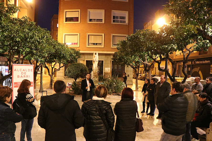 L'alcalde visita el barri del Raval per a conéixer de primera mà les necessitats del veïnat