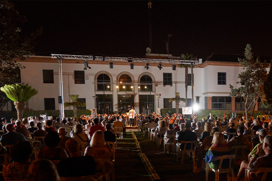 Este divendres l'Orquestra i la Banda de la Lira Saguntina protagonitzen el Festival Música al Port