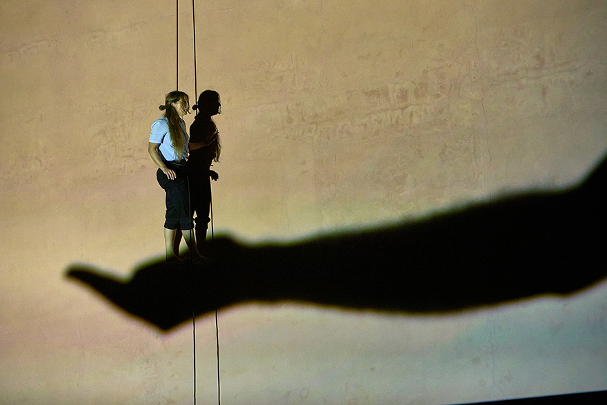 El trauma dels refugiats es fa dansa vertical en l’Off Romà de Sagunt a Escena