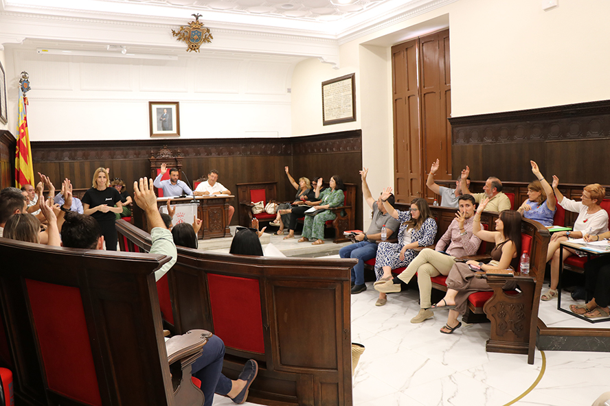 El Ple aprova una declaració institucional en suport al club de Pescadores AHM davant la denegació de llicències per motius d'edat