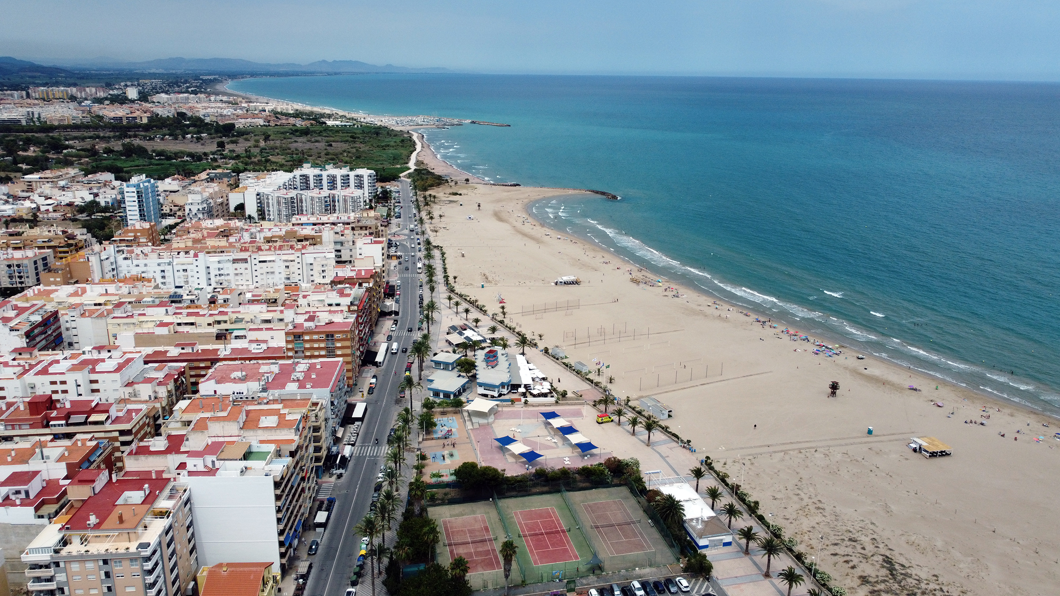 Sagunt treu a licitació la gestió de tres quioscos i sis barets marítims a les platges de la ciutat