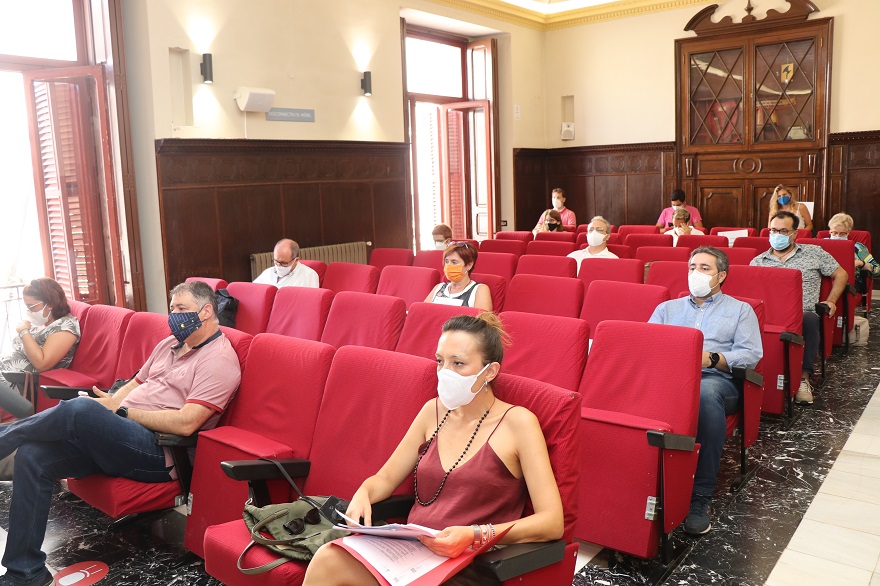 El Ple oferix el seu suport unànime a la indústria local