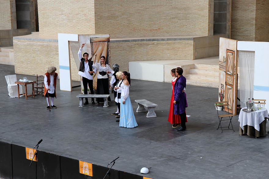 Els millors grups didàctics de teatre clàssic del curs 2021/2022 es van coronar divendres passat en el Teatre Romà de Sagunt