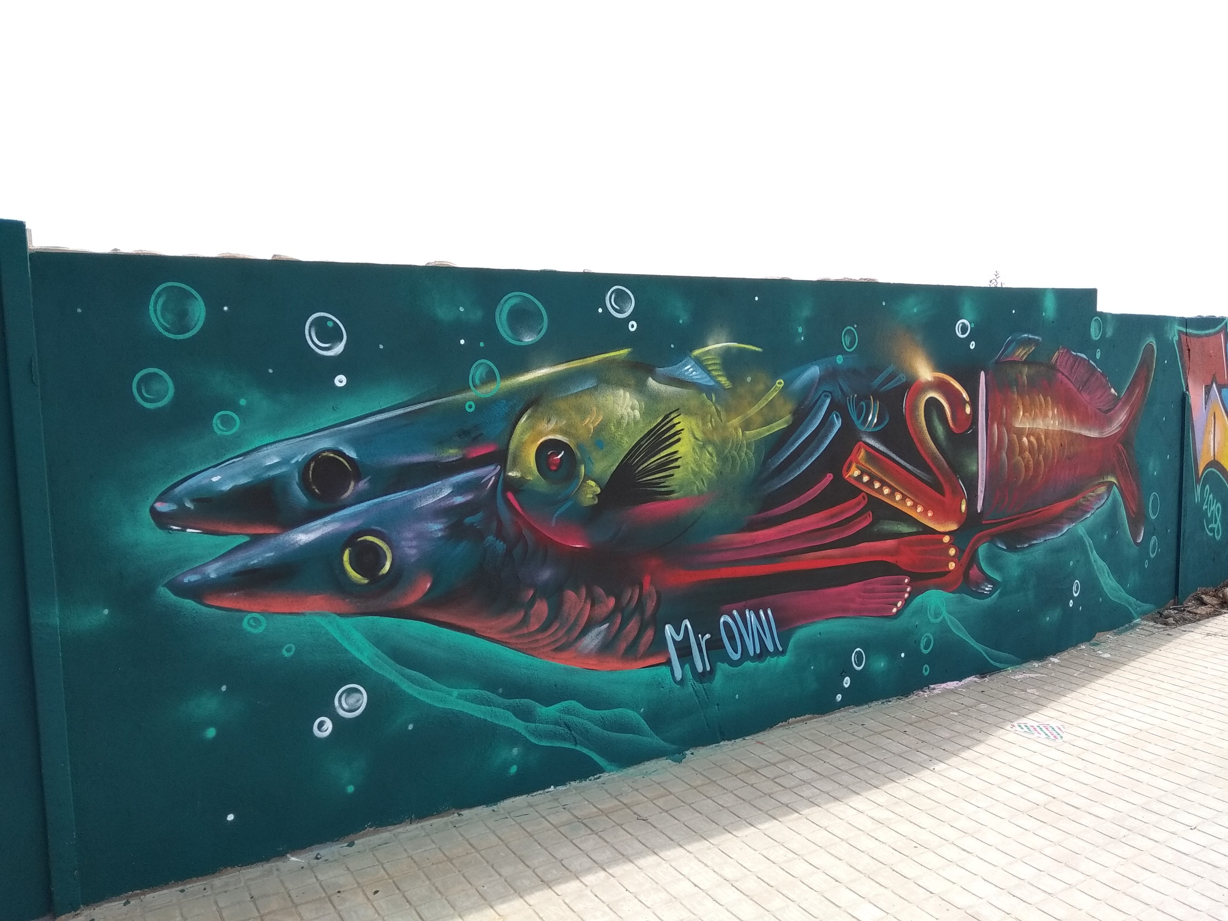 La primera setmana del festival MésQueMurs comença a omplir de color el municipi