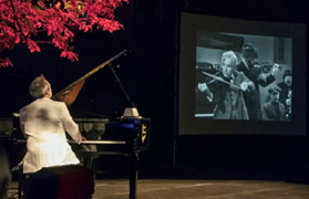 Jorge Gil Zulueta interpreta l'espectacle ‘Piano de Cine’ en la Casa Municipal de Cultura