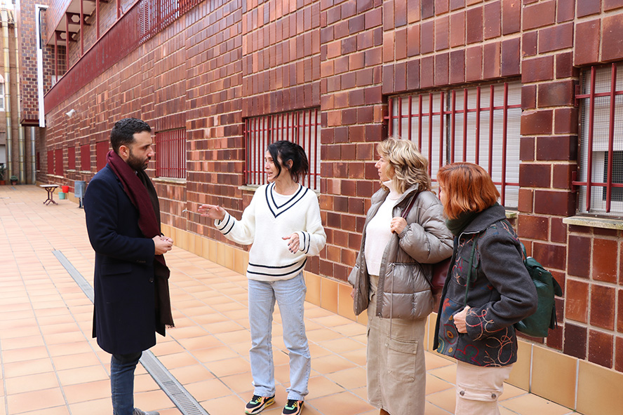 L'alcalde de Sagunt i la regidora de Serveis Socials visiten els CEAM i les residències del municipi