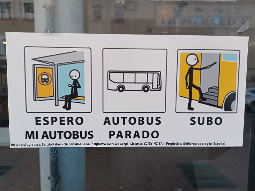 AVSA i Mobilitat Urbana col·loquen pictogrames en les parades d'autobús del municipi per a millorar l'accessibilitat de persones amb diversitat sensorial