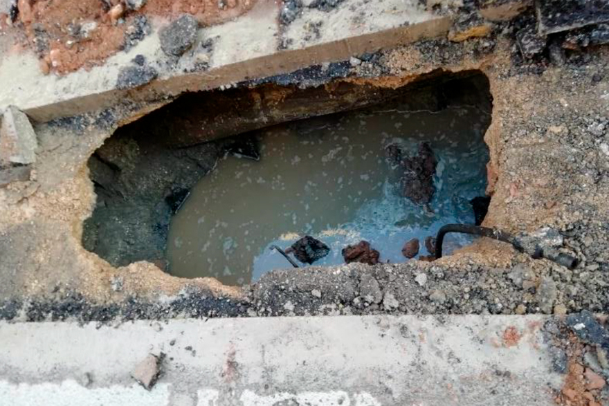 Els treballs de renovació del col·lector de sanejament del carrer Buenavista encaren una nova fase amb la reposició de les escomeses domiciliàries