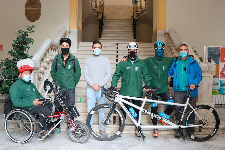 Sagunt rep al grup de persones amb diferents capacitats que estan realitzant la Ruta del Greal Accessible