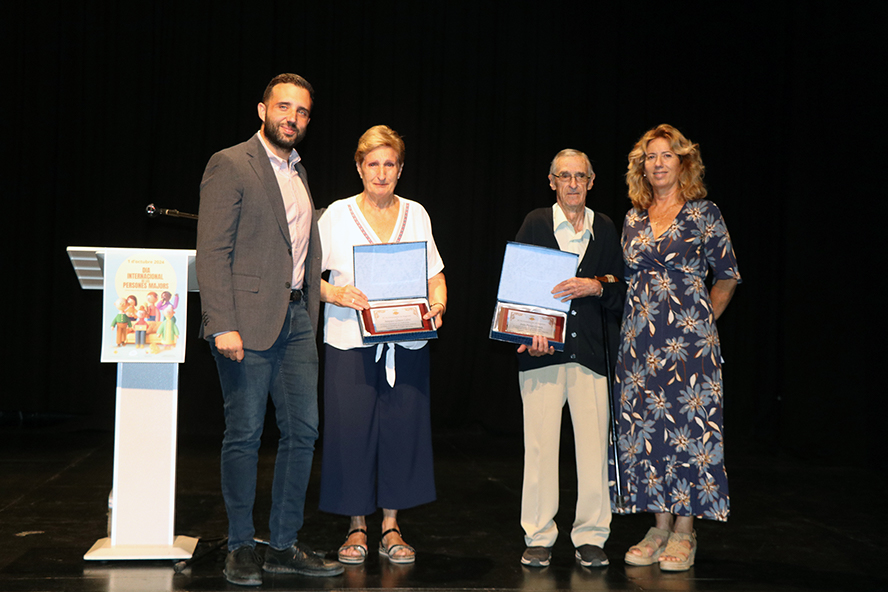 L'Ajuntament de Sagunt homenatja Amparo Gómez Calvo i Juan Picazo Gómez en el Dia Internacional de les Persones Majors