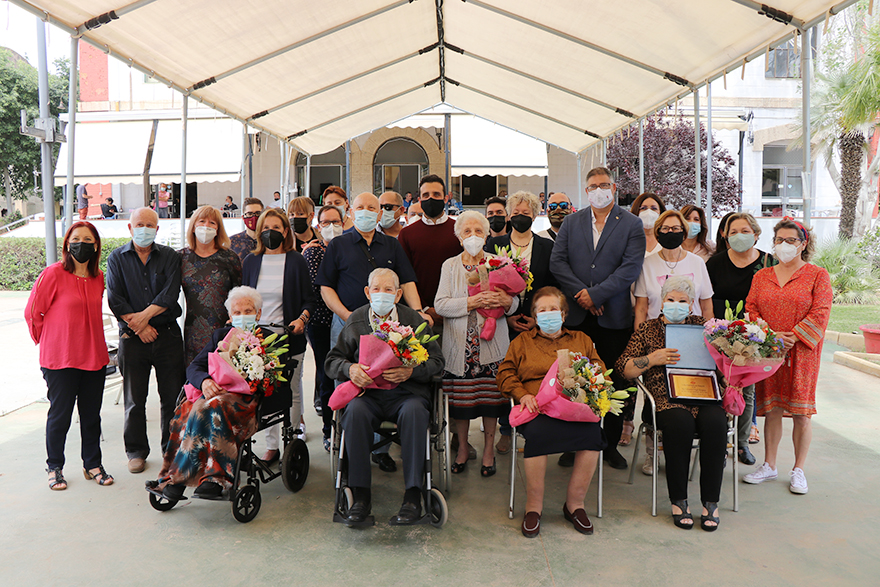 L'Ajuntament de Sagunt homenatja les persones que enguany es convertixen en centenàries