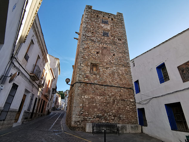 La Comissió de Territori favorable a eliminar l'obligació dels hotels de tindre places d'aparcament en les zones històriques