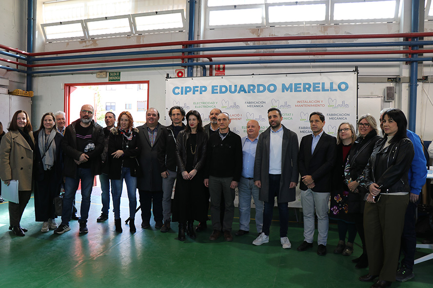 L'alcalde de Sagunt i el regidor d'Educació han participat en les jornades de portes obertes del CIPFP Eduardo Merello