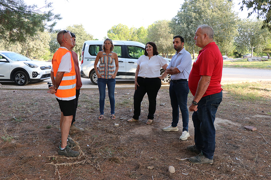 Les brigades contractades per a la temporada estival desenvolupen labors per al manteniment i millora de l'entorn rural
