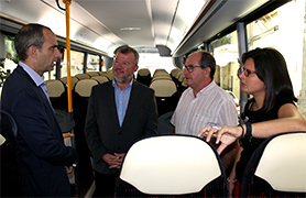 L'Ajuntament de Sagunt i AVSA presenten un nou autobús que farà la ruta Sagunt - València