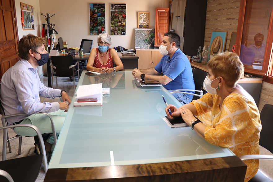 El regidor de Sanitat i Consum ha mantingut dos reunions per abordar el pla de tractament aeri per al control de mosquits a Sagunt