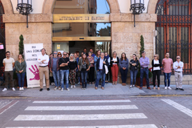 Sagunt guarda un minut de silenci pel presumpte assassinat masclista ocorregut a Girona