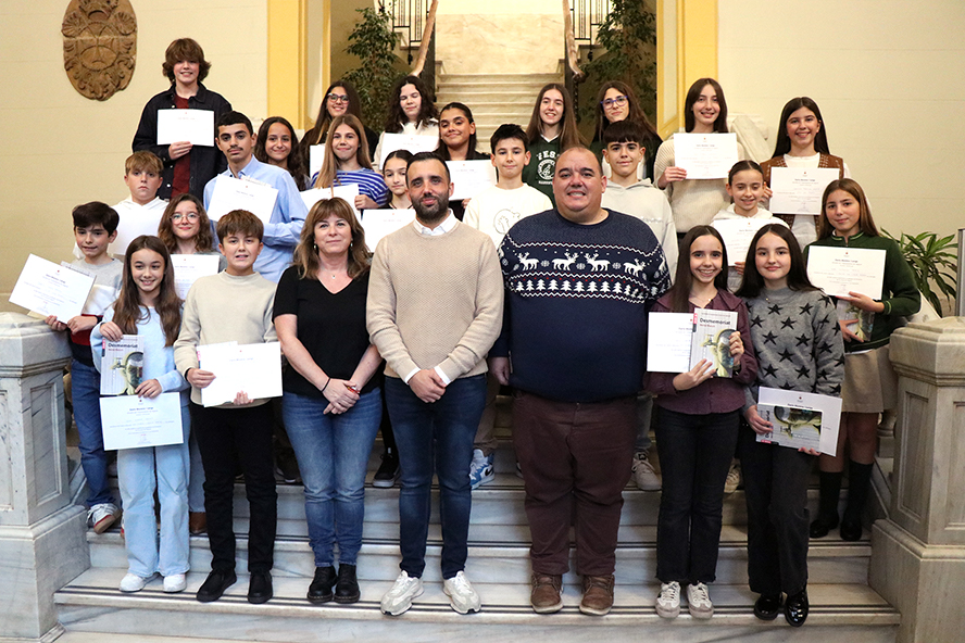 L'alumnat d'excel·lència dels centres educatius de la ciutat obté un reconeixement municipal