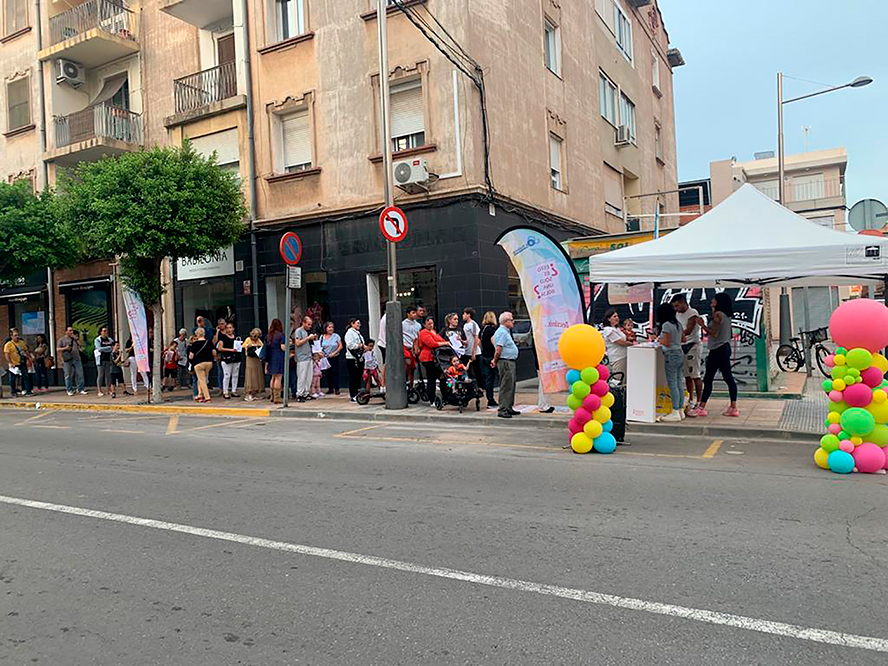 'La gran festa del comerç' torna a l'avinguda 9 d'Octubre divendres que ve, 12 de juliol  