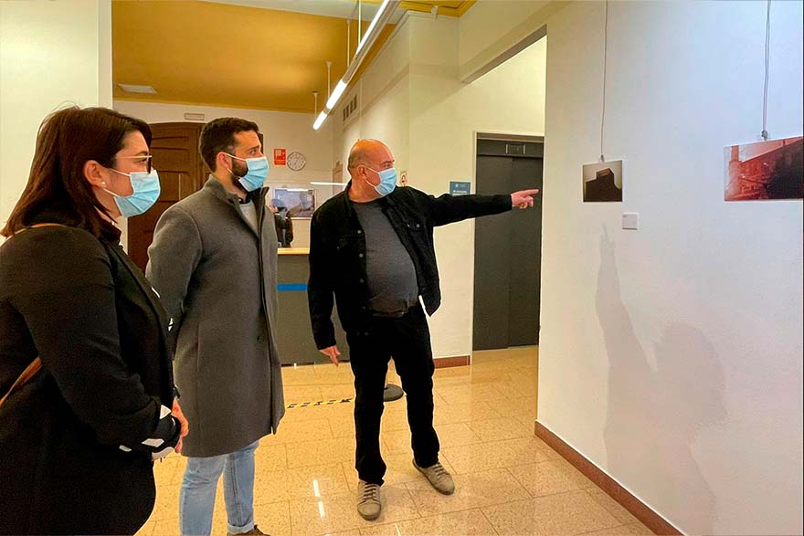 L'exposició 'En el jardín', de Miguel Pla, s'ha inaugurat hui a la Casa Municipal de Cultura