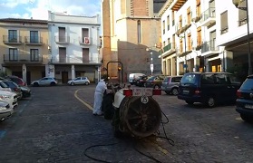 El voluntariat d'agricultors inicia amb la SAG les labors de desinfecció en el municipi