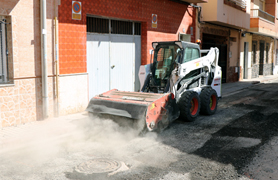 Comencen els treballs del pla anual de repavimentacions als carrers de la Pau i Felip II