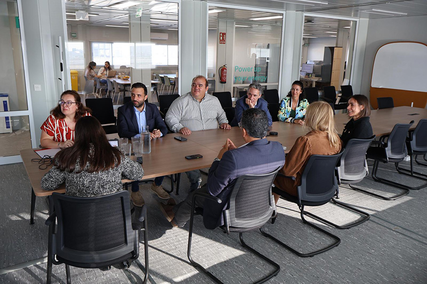 L'Ajuntament de Sagunt i PowerCo impulsen la contractació de persones del municipi en la gigafactoria de bateries