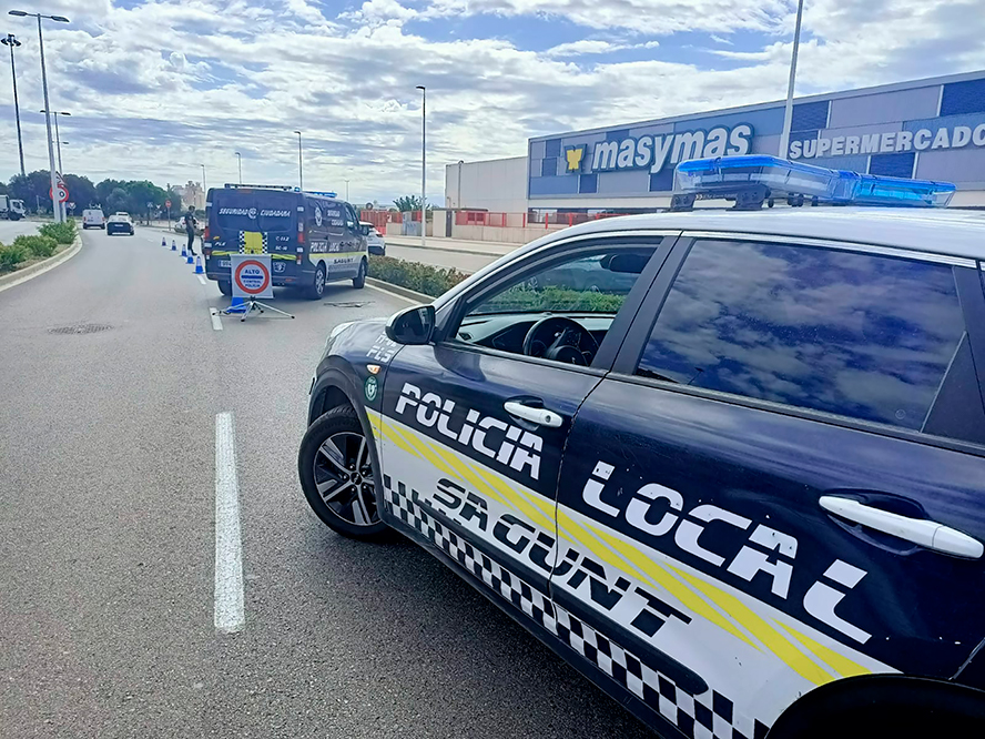 La Policia Local de Sagunt se suma a la campanya de la DGT per a reforçar l'ús del cinturó de seguretat i els sistemes de retenció infantil