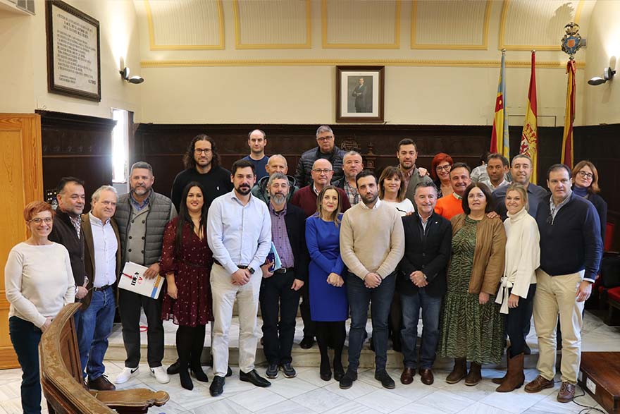 El Ple aprova una declaració institucional per a demanar solucions urgents per a les platges de Almardá, Corinto i Malva-rosa