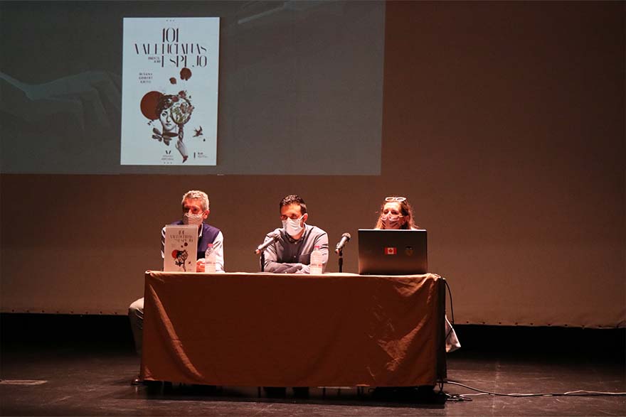 El Centre Cultural Mario Monreal va acollir ahir la presentació del llibre 101 valencianas frente a mi espejo de Susana Gisbert
