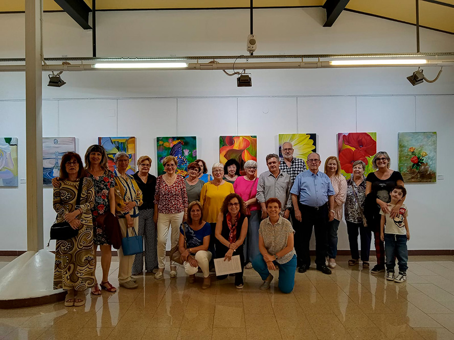 L’alumnat de pintura del Campus Obert a la Ciutadania va inaugurar la seua exposició anual Naturaleza y vida en macro