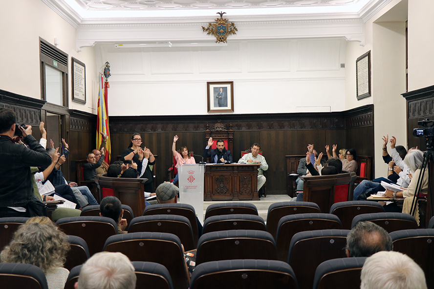 La Corporació Municipal felicita el Club Balonmano Puerto Sagunto pel seu 75 aniversari
