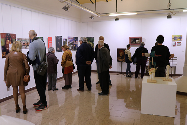 Sagunt ret homenatge a l'artista plàstic i escenògraf local Damián L. Gonçalves