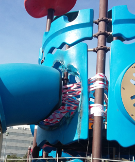 El departament de Manteniment denunciarà a la Policia Nacional els actes vandàlics del parc infantil de la plaça Joan Pau II del Port de Sagunt