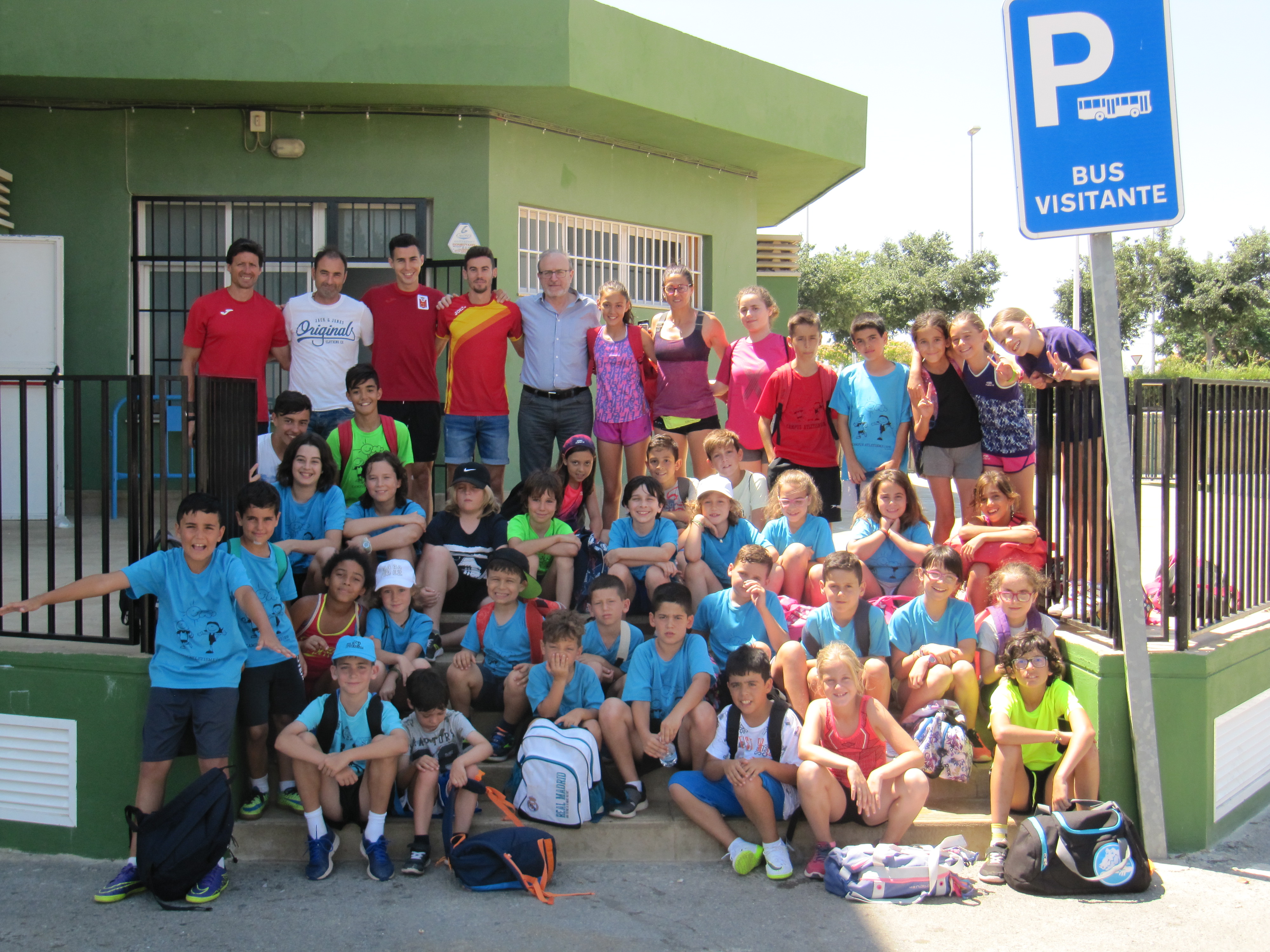 Els atletes Eric Peñalver i Víctor Ruiz visiten el Campus d’Atletisme