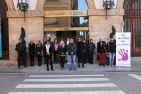 Sagunt guarda un minut de silenci pels presumptes assassinats masclistes ocorreguts a Alacant i Tenerife 