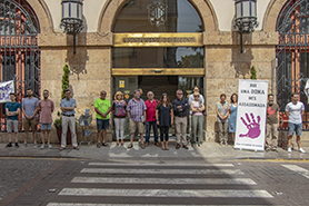 Sagunt guarda un minut de silenci pel presumpte assassinat masclista ocorregut a Zaragoza