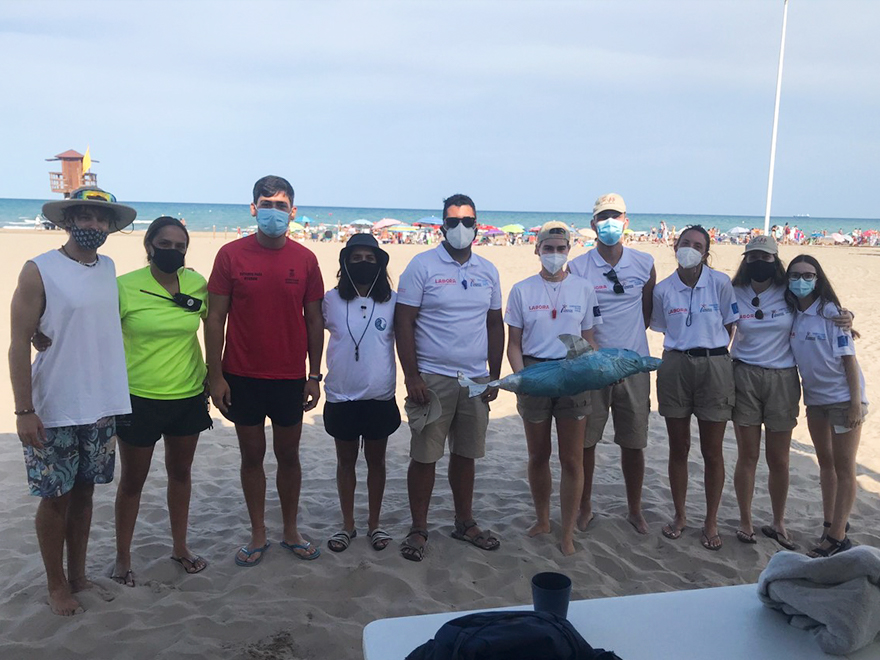 El personal de Salvament i Socorrisme, de Platges Segures i del servici de neteja de platges de la SAG assistix a una sessió formativa sobre fauna marina