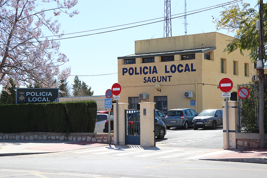 La Policia Local deté un home i una dona a Almardà pels presumptes delictes de robatori amb força i falsedat documental