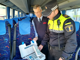 La DGT i la Policia Local intensifica la vigilància del transport escolar