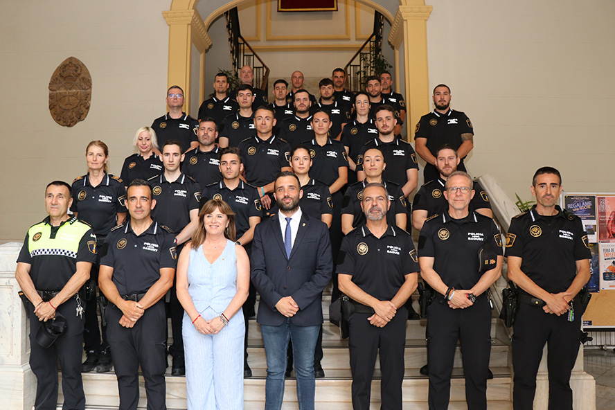 La Policía Local de Sagunto presenta a los 23 nuevos integrantes del cuerpo municipal de seguridad