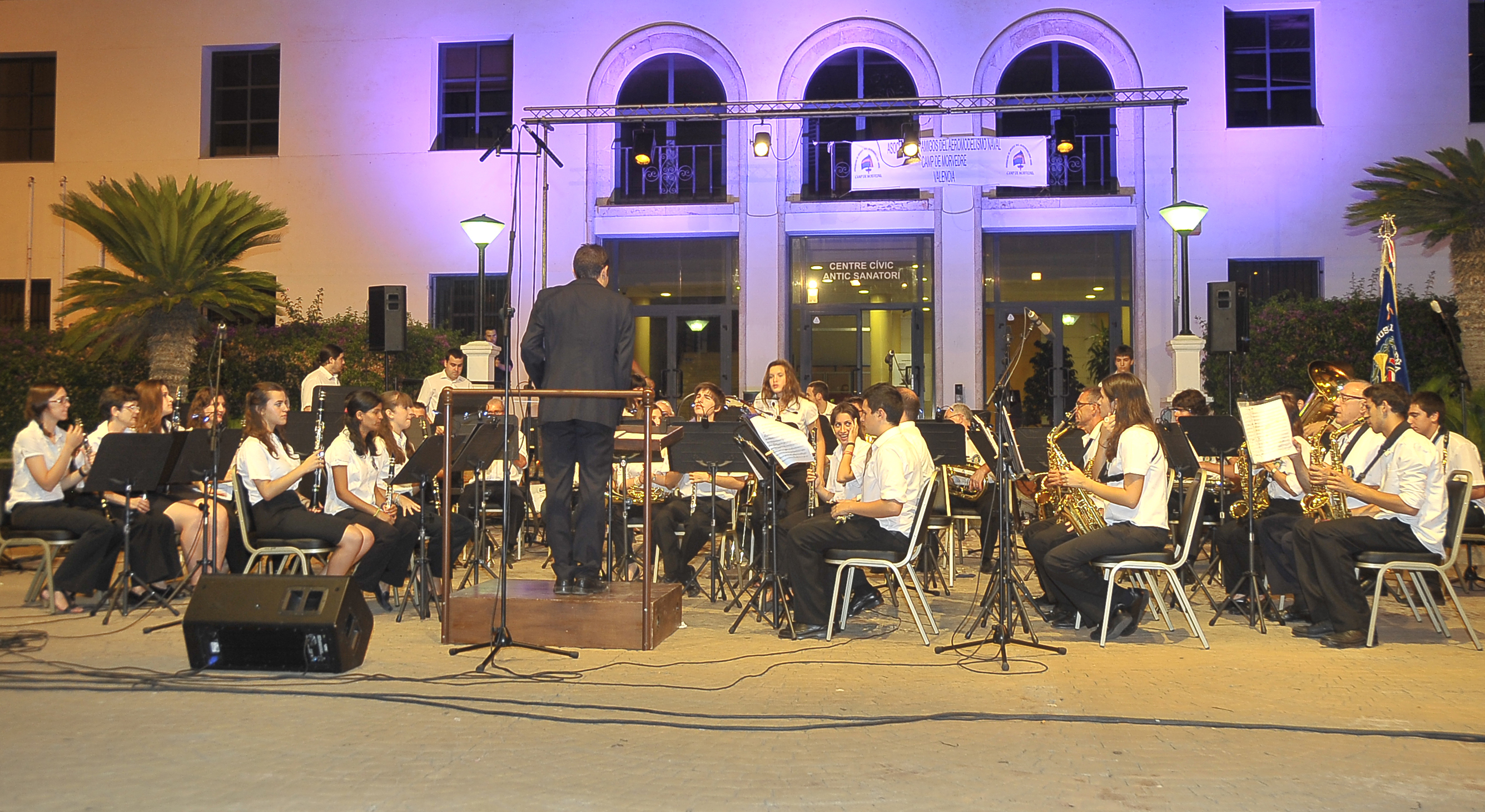 El festival Música al Port continua aquest dissabte amb el concert “Una nit amb Mecano”