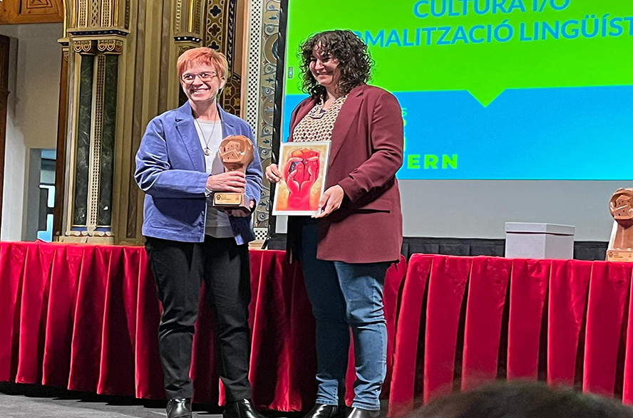 El Gabinet de Promoció del Valencià de l’Ajuntament de Sagunt recull el premi al Bon Govern pel joc ‘Capgirant Sagunt’