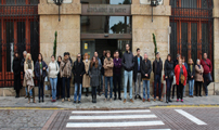 La Corporació Municipal guarda un minut de silenci pels múltiples assassinats masclistes perpetrats este cap de setmana